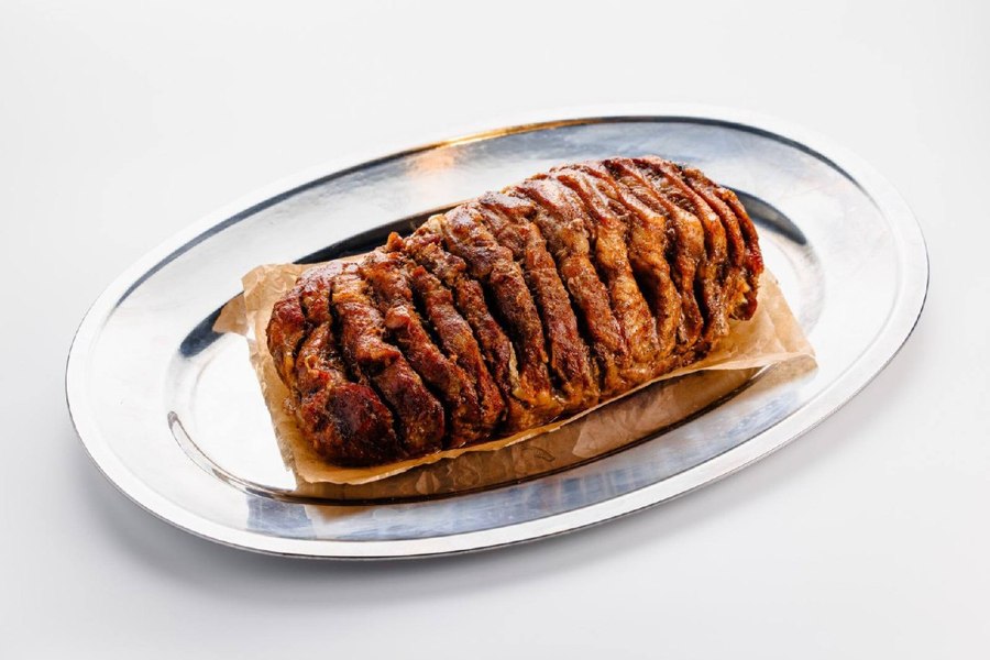 Запечённая свиная шея с соусом BBQ